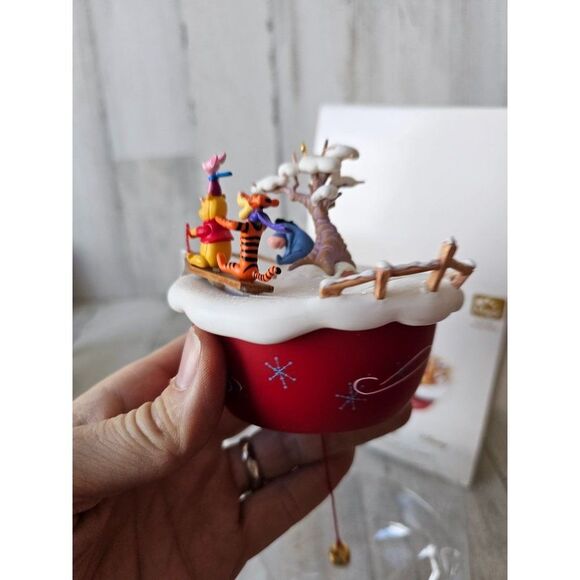 Hallmark swooshing through snow Winnie Pooh your Tigger animated sledding orname - Picture 2 of 6